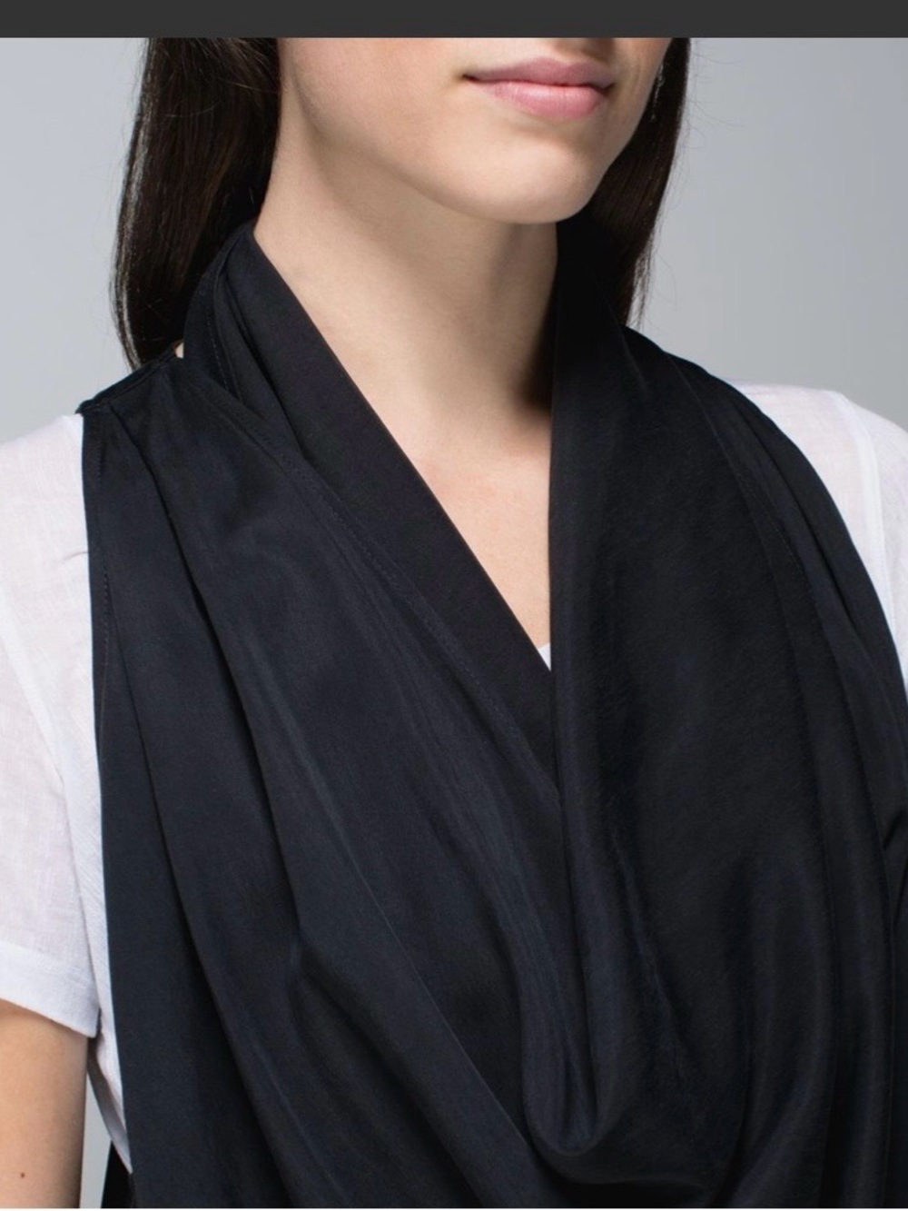 Lululemon Tranquility Sleeveless Wrap in Grey one size.